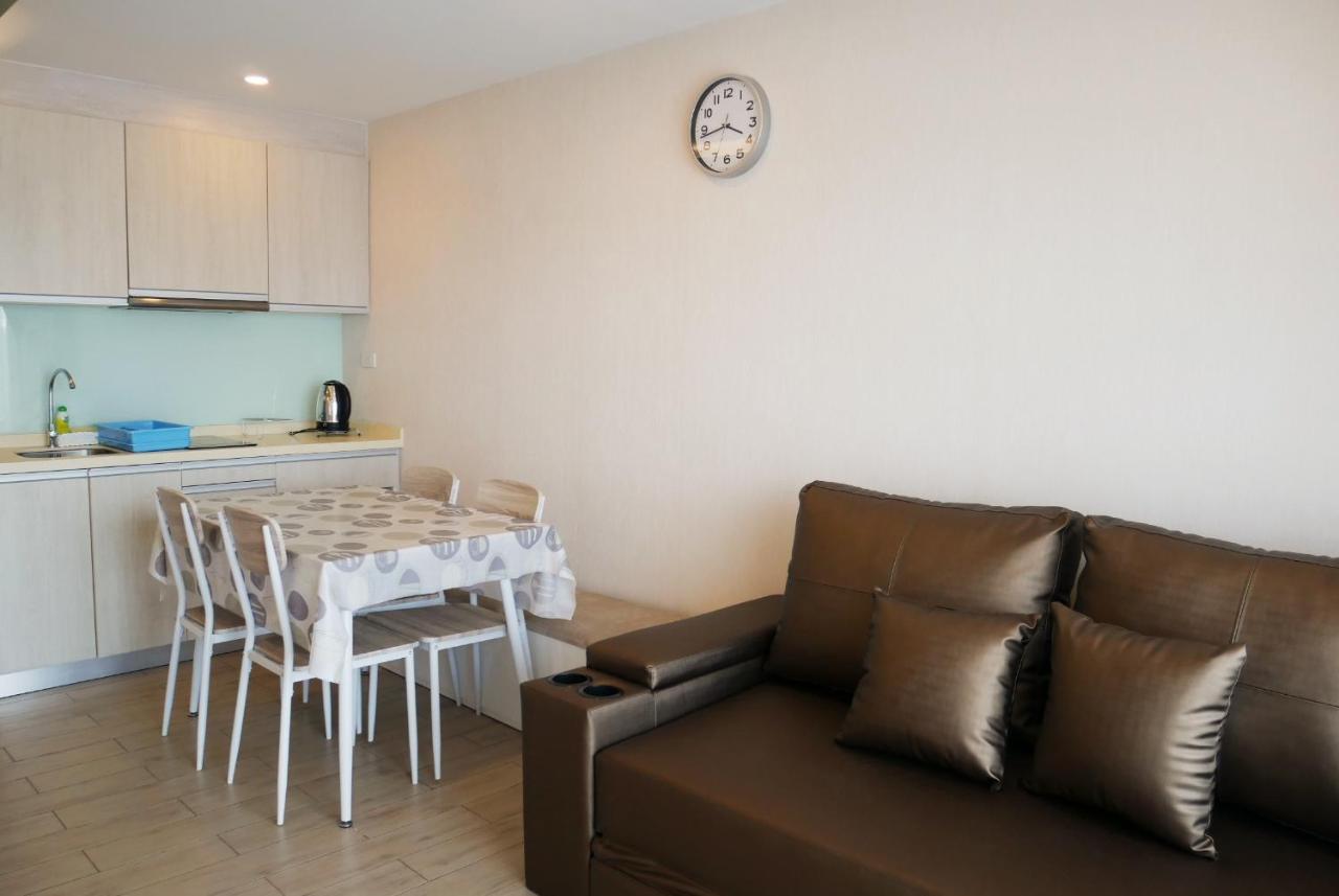 Seven Seas Resort Pattaya & Sofa Bed Джомтиен Бийч Екстериор снимка