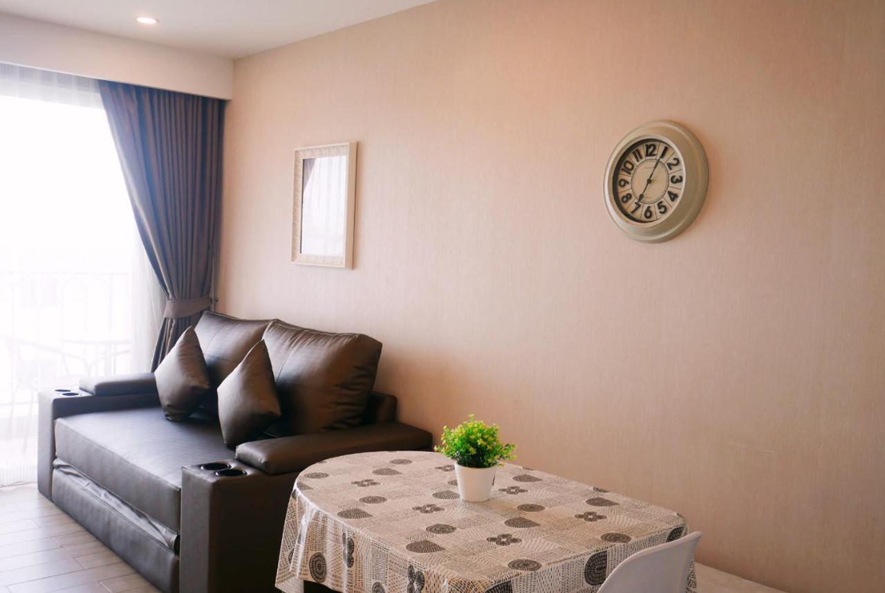 Seven Seas Resort Pattaya & Sofa Bed Джомтиен Бийч Екстериор снимка