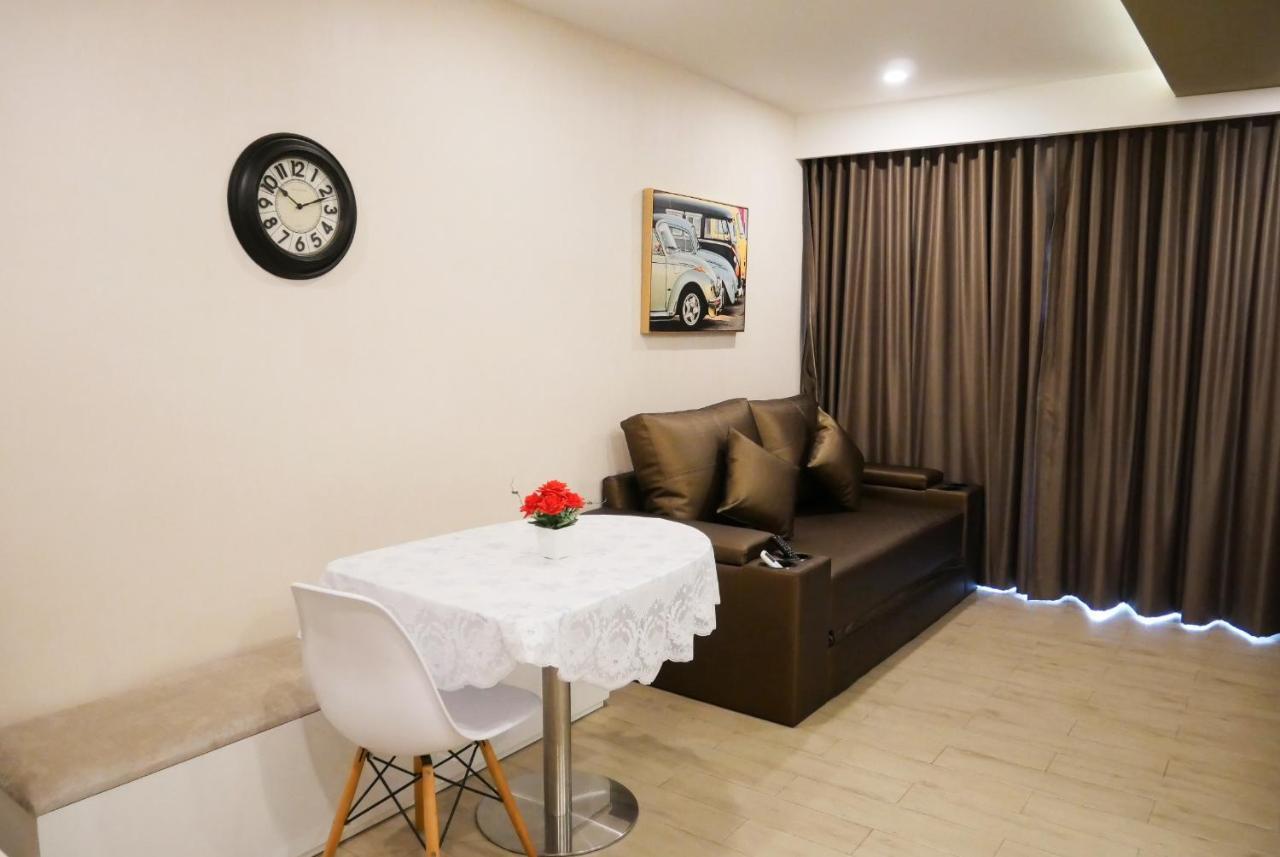 Seven Seas Resort Pattaya & Sofa Bed Джомтиен Бийч Екстериор снимка