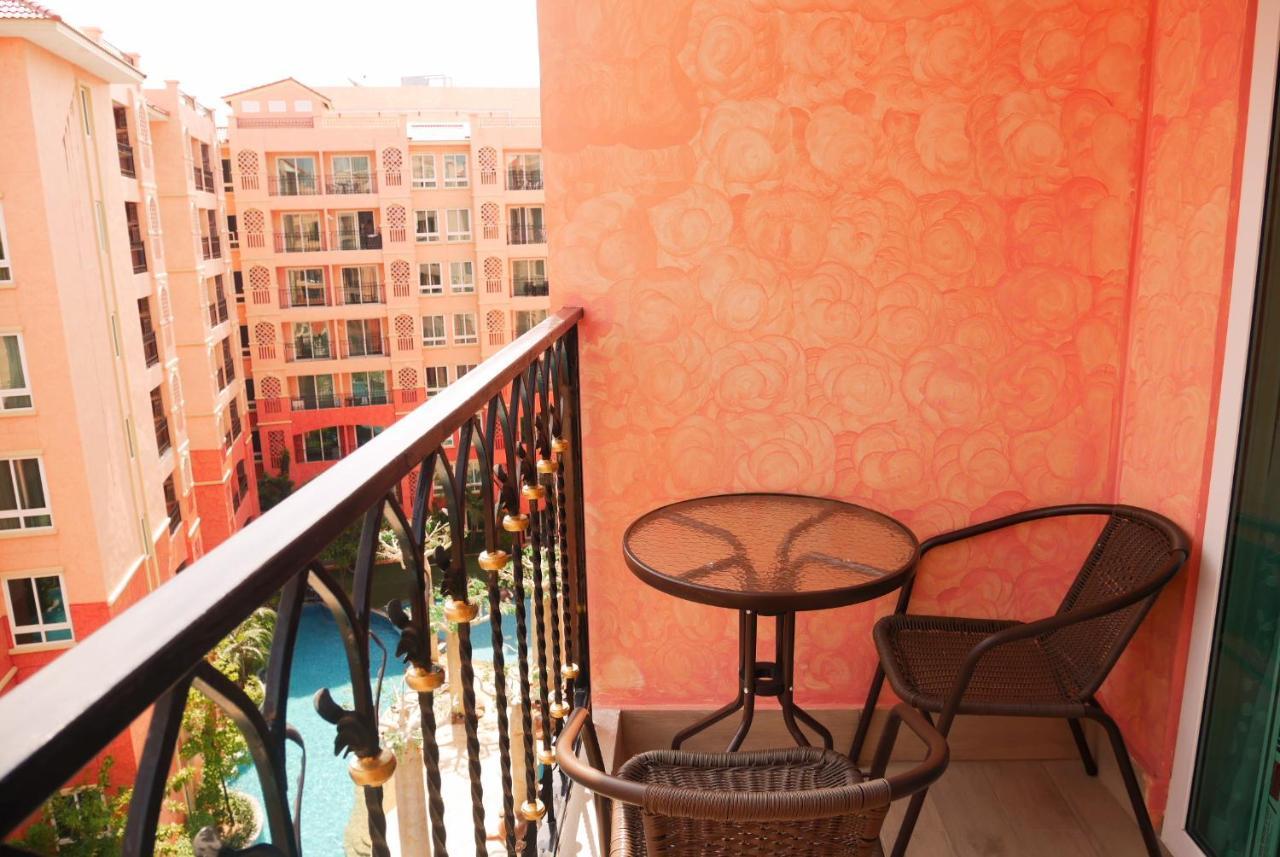 Seven Seas Resort Pattaya & Sofa Bed Джомтиен Бийч Екстериор снимка