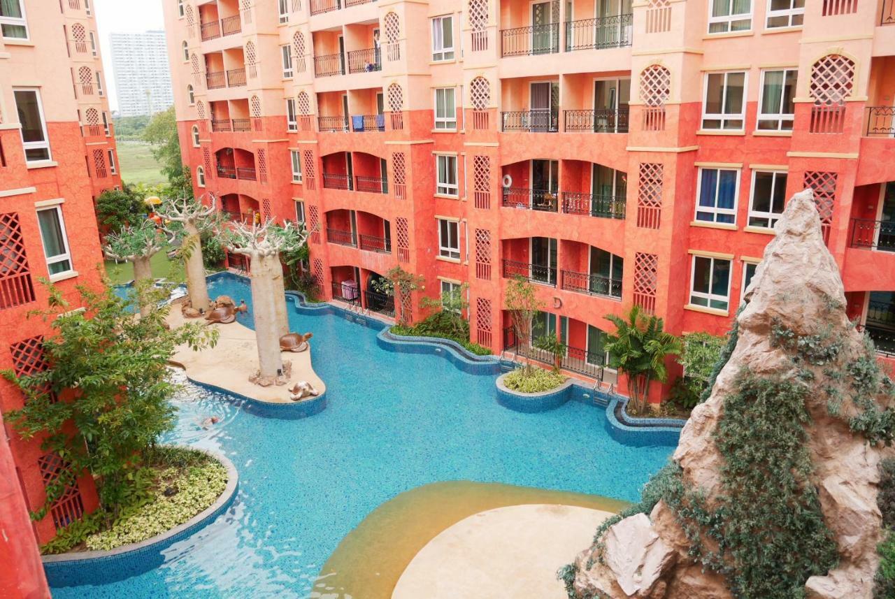 Seven Seas Resort Pattaya & Sofa Bed Джомтиен Бийч Екстериор снимка