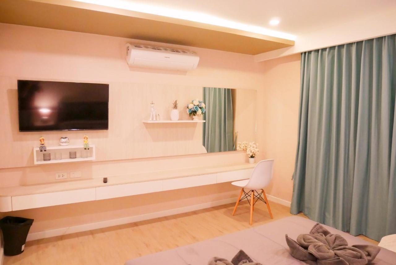 Seven Seas Resort Pattaya & Sofa Bed Джомтиен Бийч Екстериор снимка